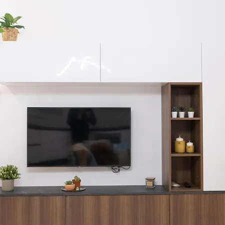 Sunflowers Apartment